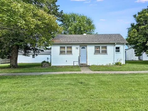 615 South Central Street Gilman IL 60938