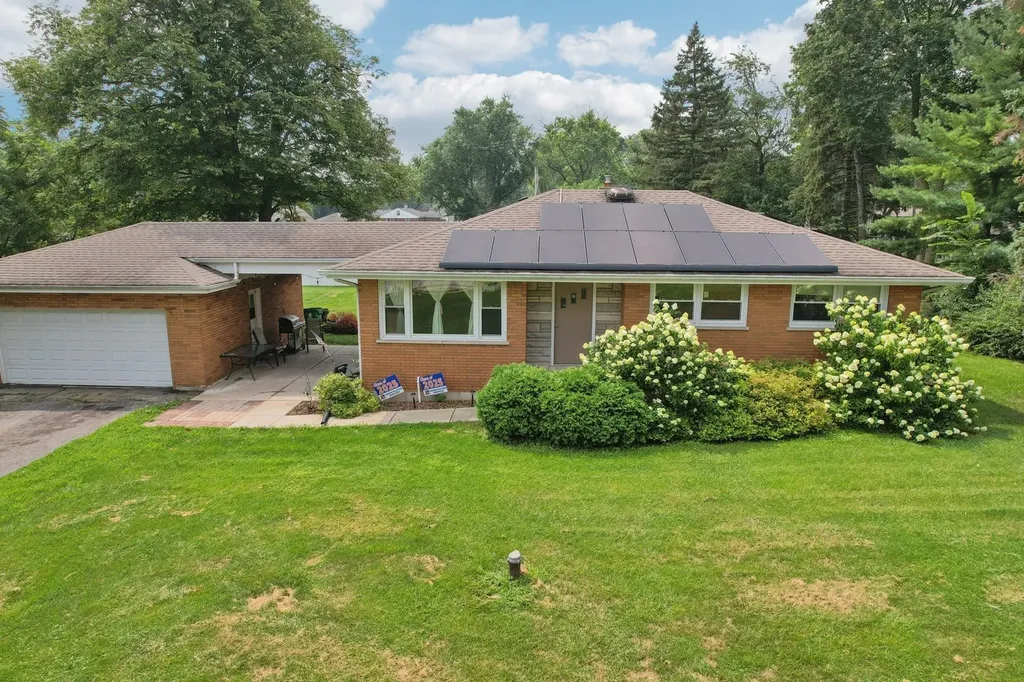 23W285 Armitage Avenue Glen Ellyn IL 60137