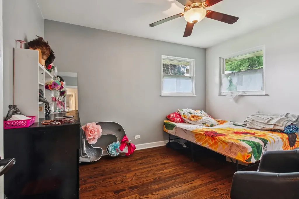 23W285 Armitage Avenue Glen Ellyn IL 60137