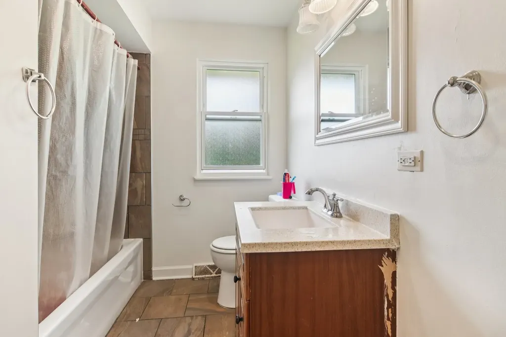 23W285 Armitage Avenue Glen Ellyn IL 60137