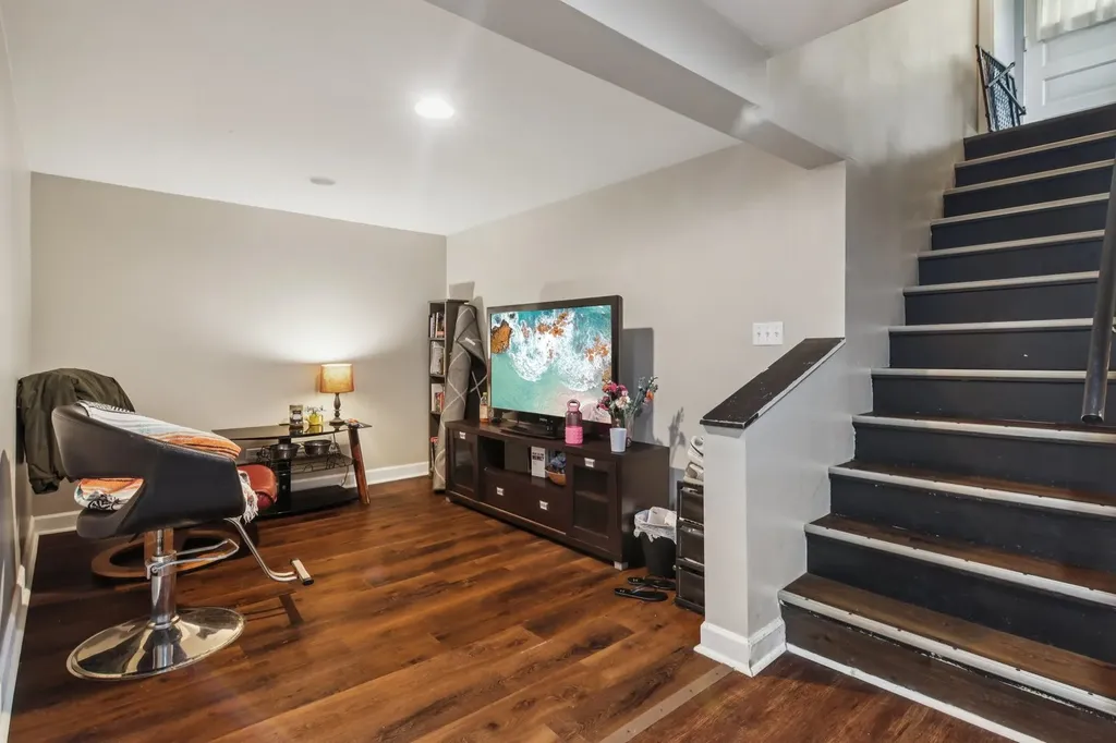 23W285 Armitage Avenue Glen Ellyn IL 60137
