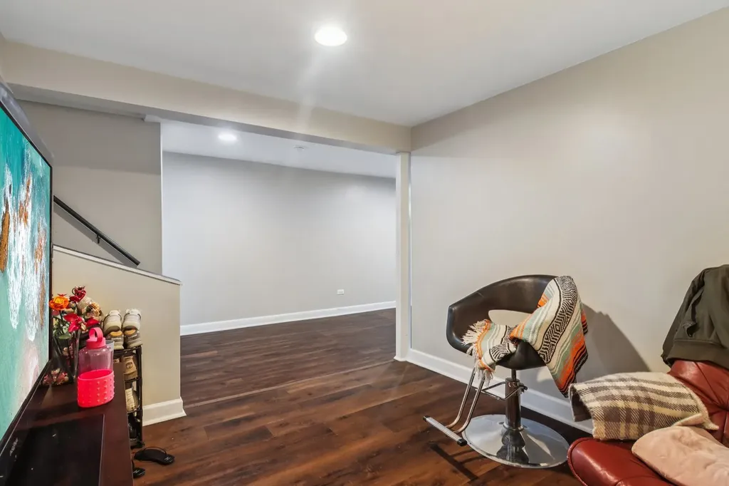 23W285 Armitage Avenue Glen Ellyn IL 60137