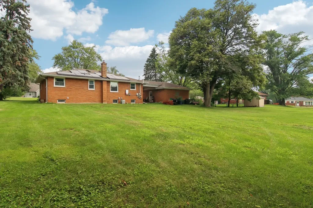 23W285 Armitage Avenue Glen Ellyn IL 60137