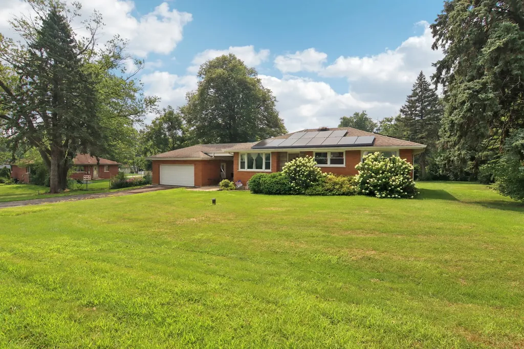 23W285 Armitage Avenue Glen Ellyn IL 60137