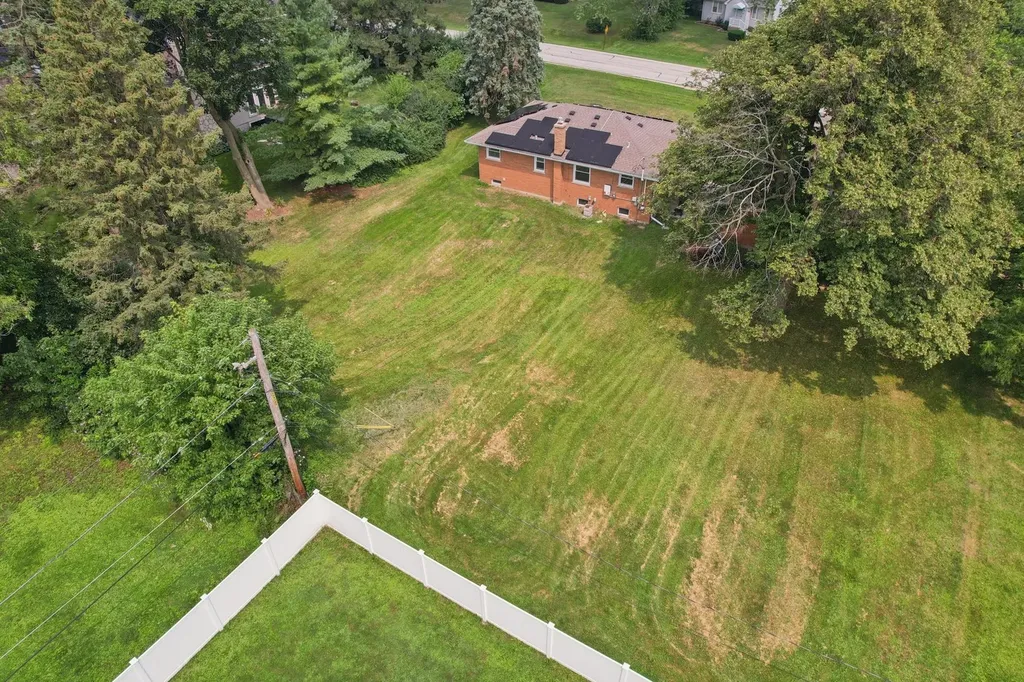 23W285 Armitage Avenue Glen Ellyn IL 60137