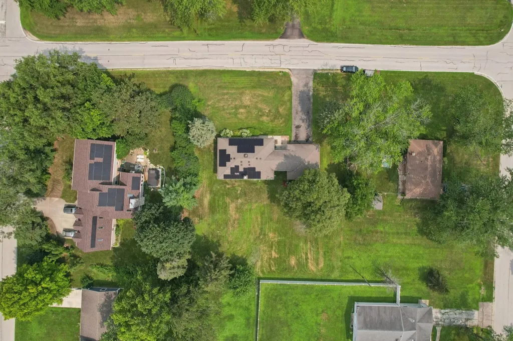 23W285 Armitage Avenue Glen Ellyn IL 60137
