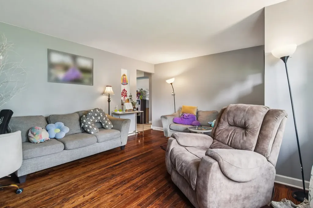 23W285 Armitage Avenue Glen Ellyn IL 60137