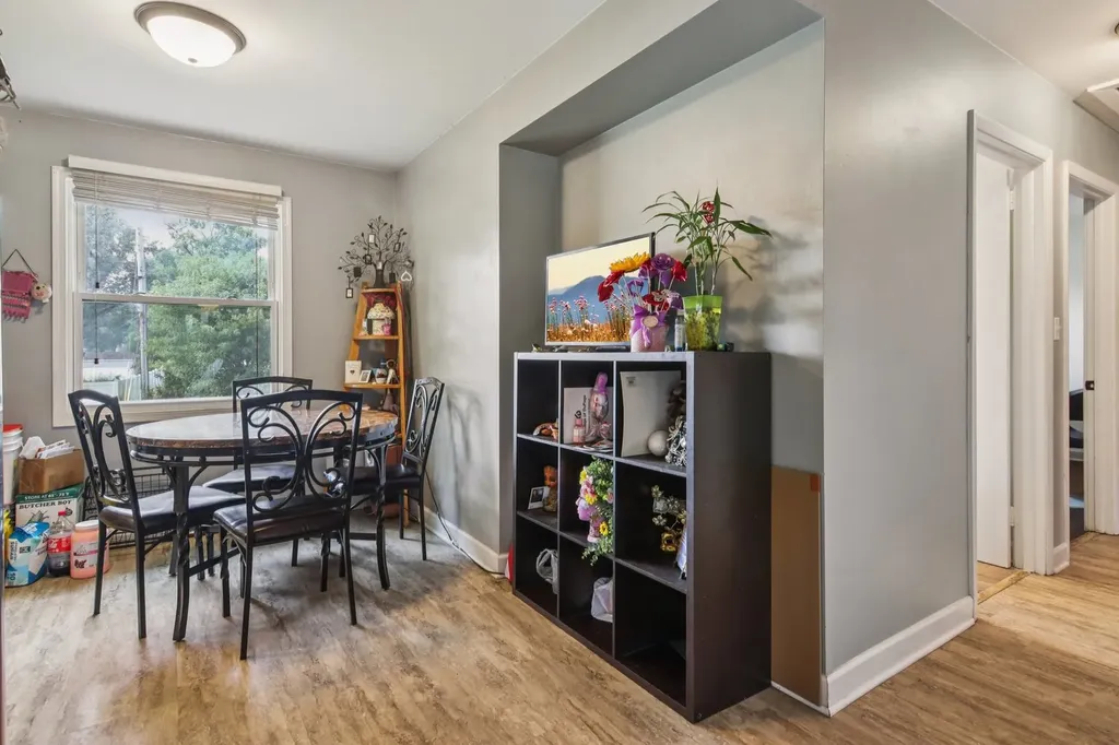 23W285 Armitage Avenue Glen Ellyn IL 60137