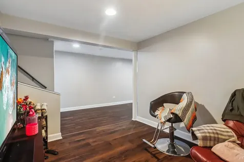 23W285 Armitage Avenue Glen Ellyn IL 60137