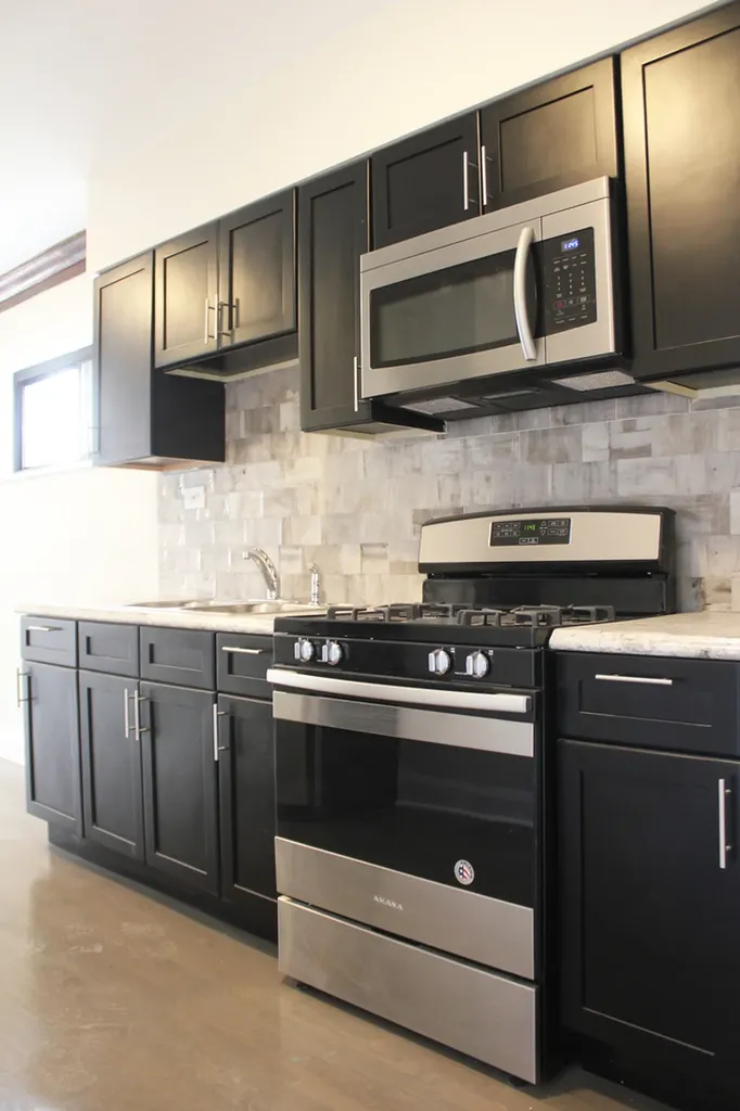6 West 111th Place Chicago IL 60628