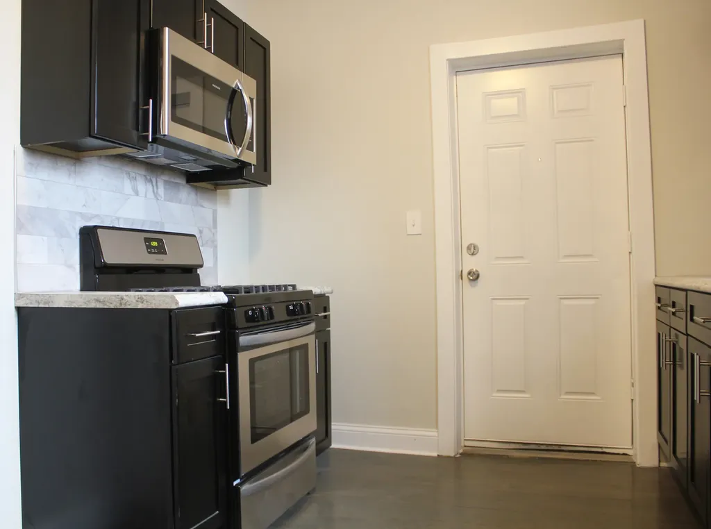 6 West 111th Place Chicago IL 60628