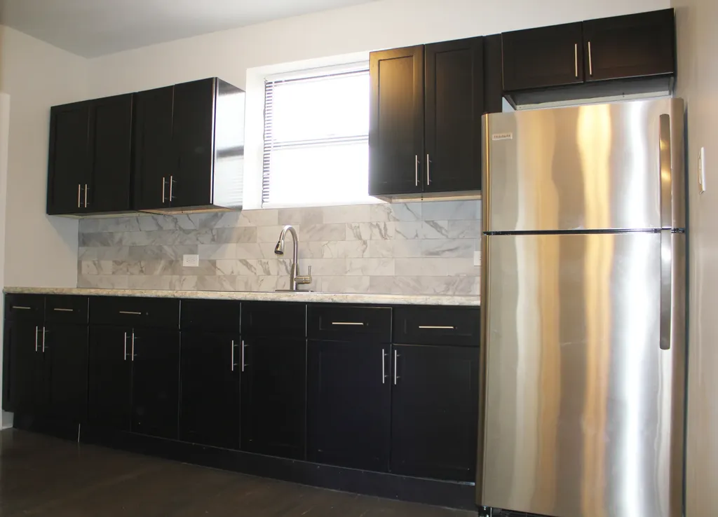6 West 111th Place Chicago IL 60628