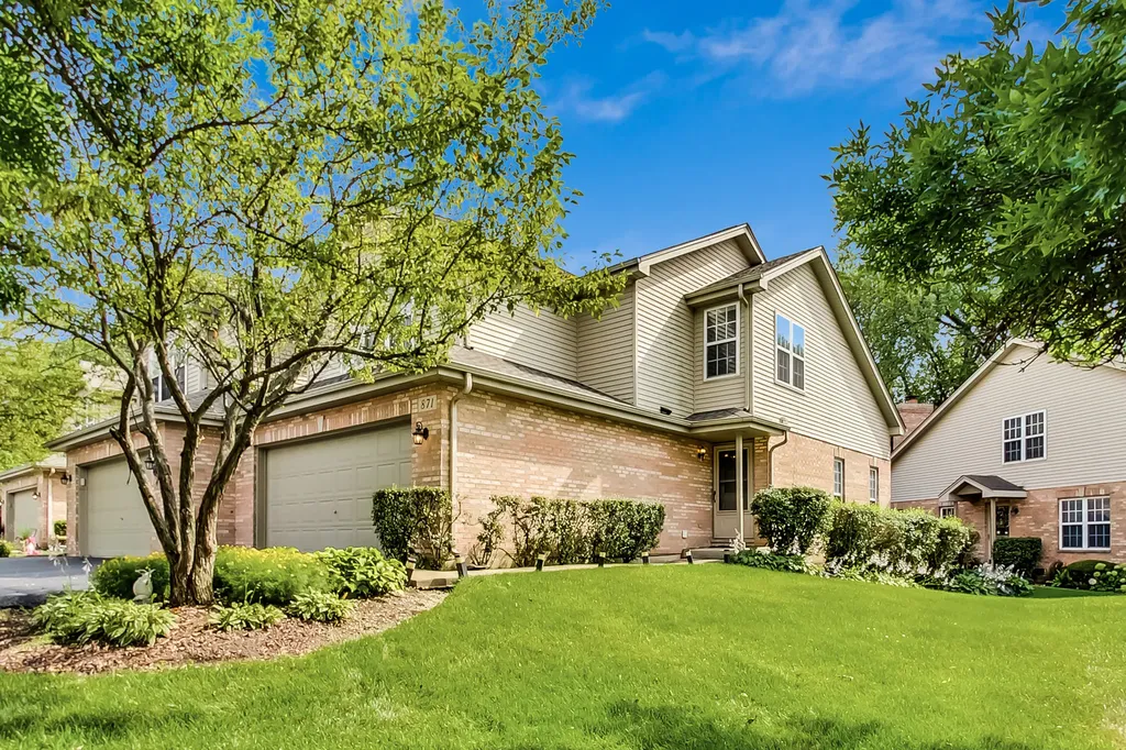 871 Rosebud Court Roselle IL 60172