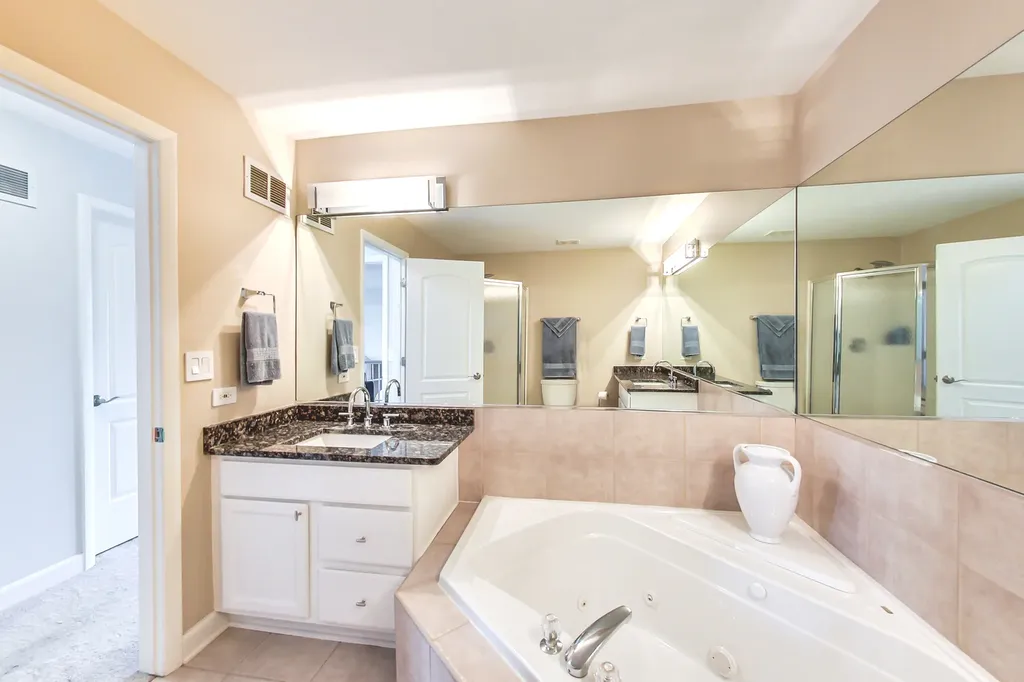 871 Rosebud Court Roselle IL 60172