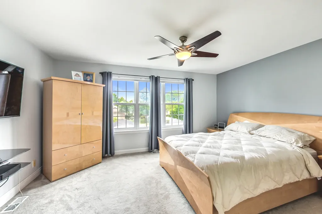 871 Rosebud Court Roselle IL 60172