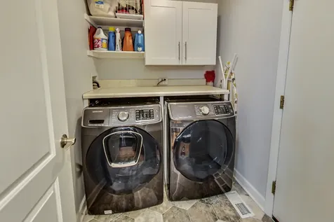 871 Rosebud Court Roselle IL 60172
