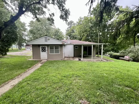 509 Lakeshore Drive Oakland IL 61943