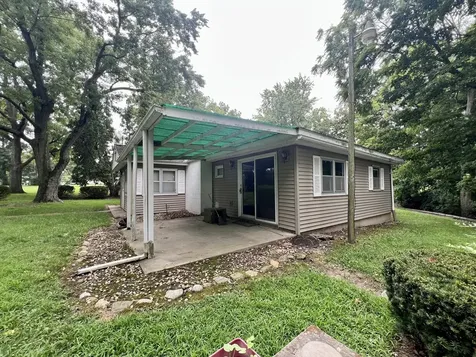509 Lakeshore Drive Oakland IL 61943