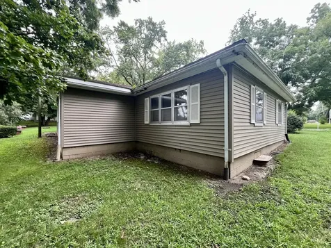509 Lakeshore Drive Oakland IL 61943
