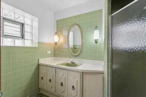 69 Lincoln Avenue Riverside IL 60546