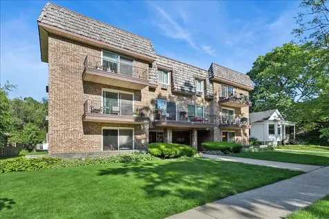 69 Lincoln Avenue Riverside IL 60546