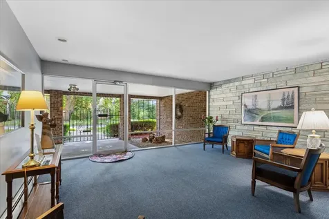 69 Lincoln Avenue Riverside IL 60546