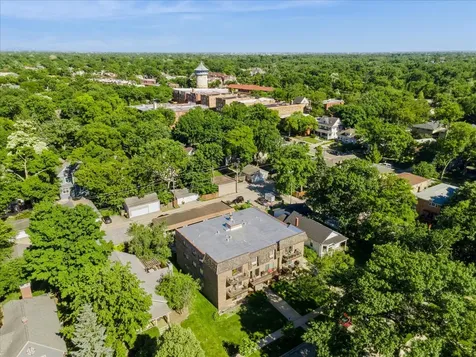 69 Lincoln Avenue Riverside IL 60546