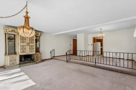 69 Lincoln Avenue Riverside IL 60546