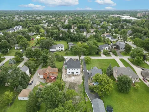 6136 Bentley Avenue Willowbrook IL 60527