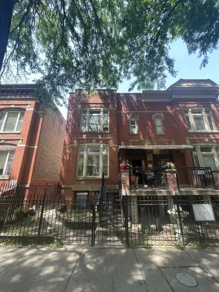 718 South Claremont Avenue Chicago IL 60612