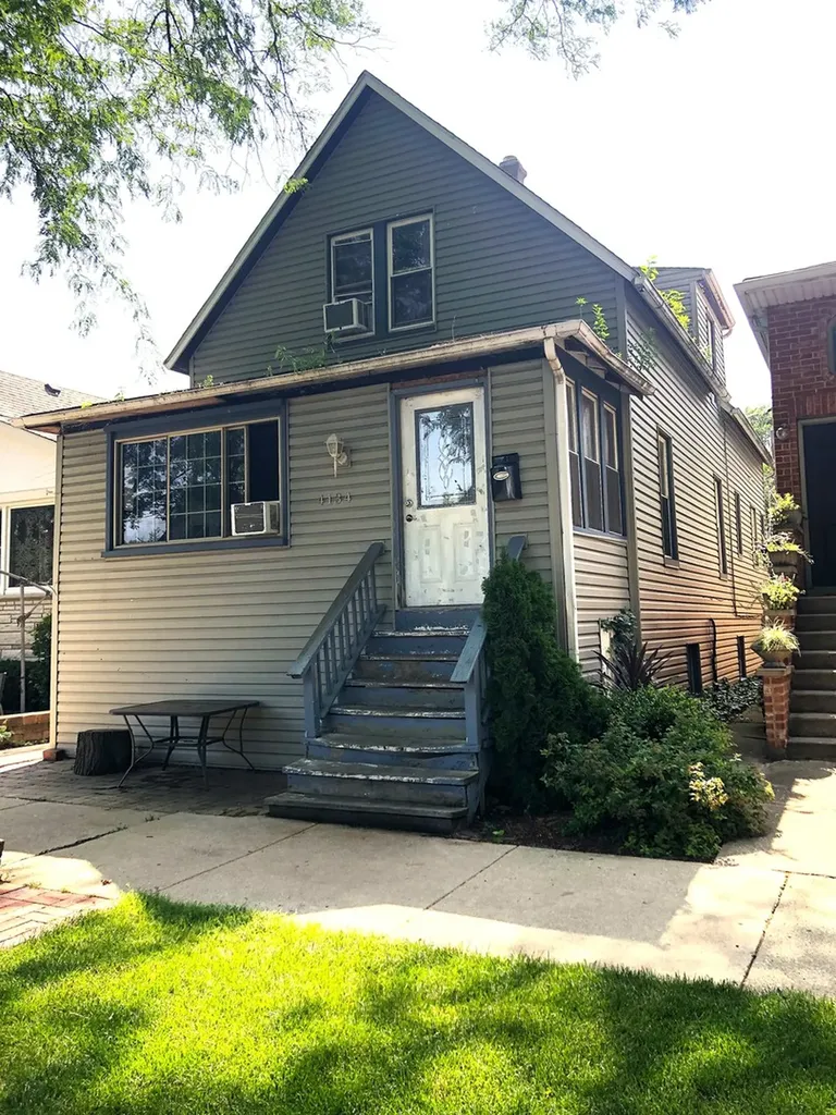4134 North Kolmar Avenue Chicago IL 60641
