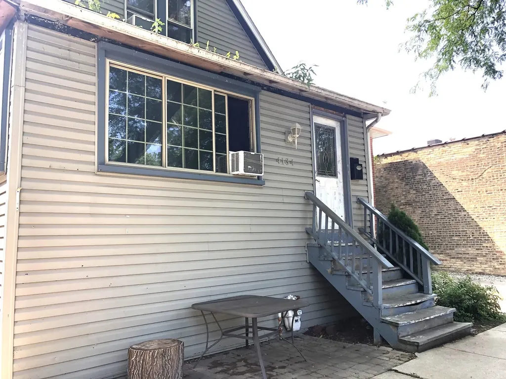 4134 North Kolmar Avenue Chicago IL 60641