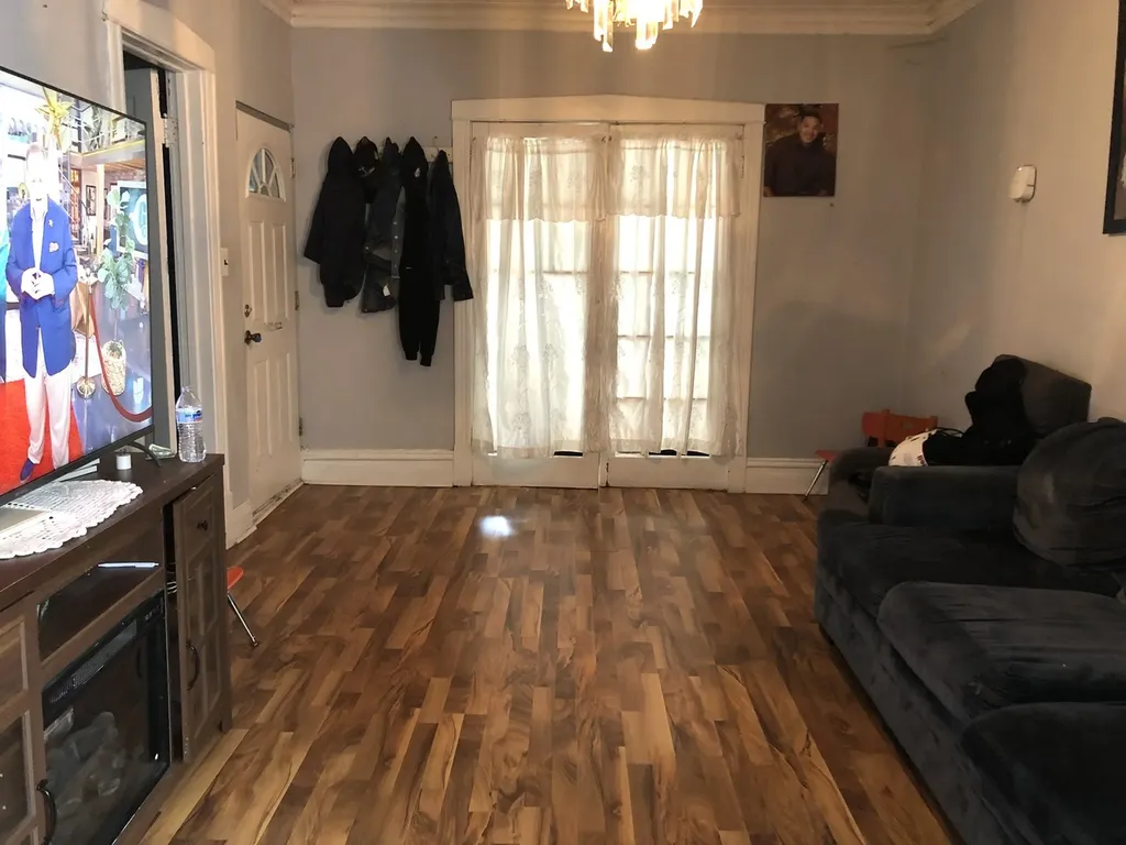 4134 North Kolmar Avenue Chicago IL 60641