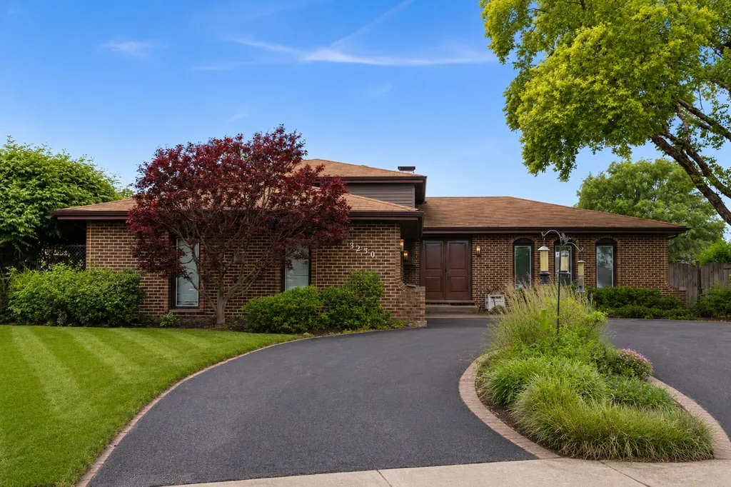 3250 192ND Place Lansing IL 60438