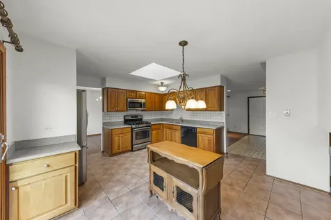 3250 192ND Place Lansing IL 60438