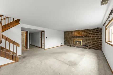 3250 192ND Place Lansing IL 60438