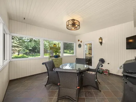1624 Bull Valley Drive Woodstock IL 60098