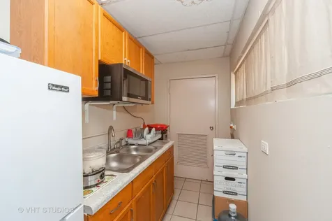 2864 Washington Street Waukegan IL 60085