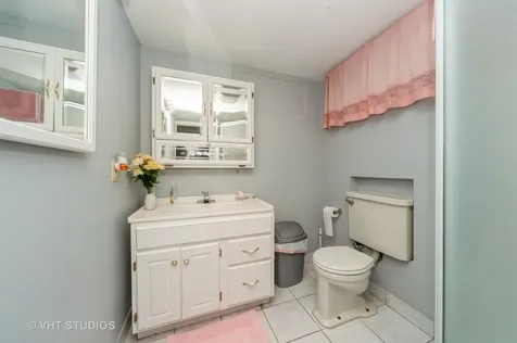 2864 Washington Street Waukegan IL 60085