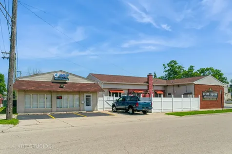 2864 Washington Street Waukegan IL 60085