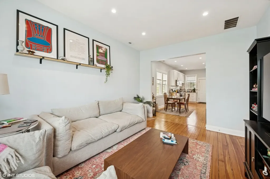 2547 West Homer Street Chicago IL 60647