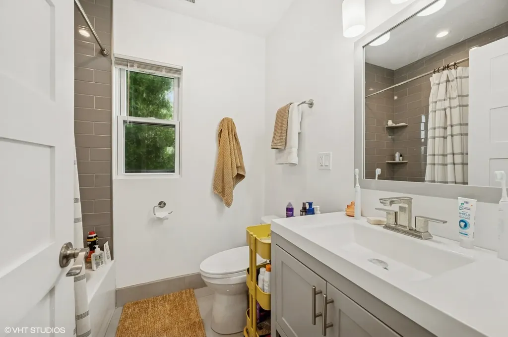 2547 West Homer Street Chicago IL 60647