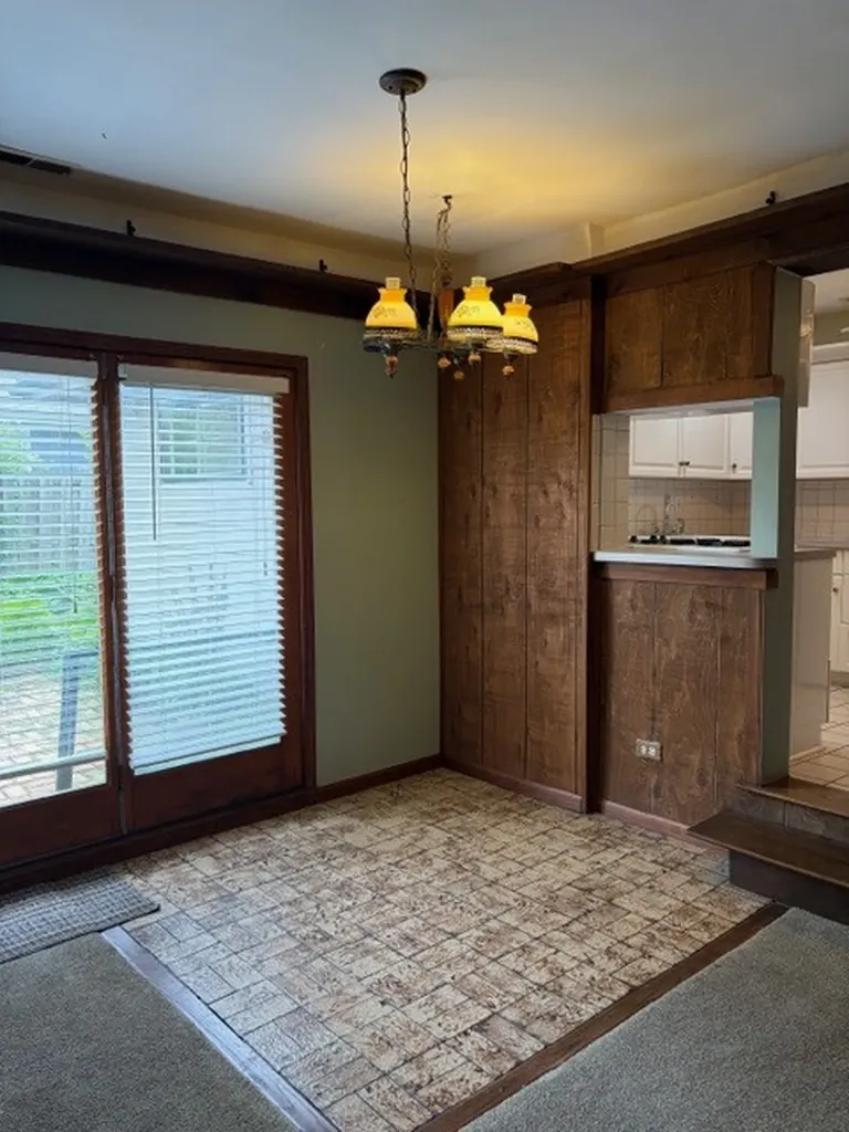 635 East Sunset Avenue Lombard IL 60148