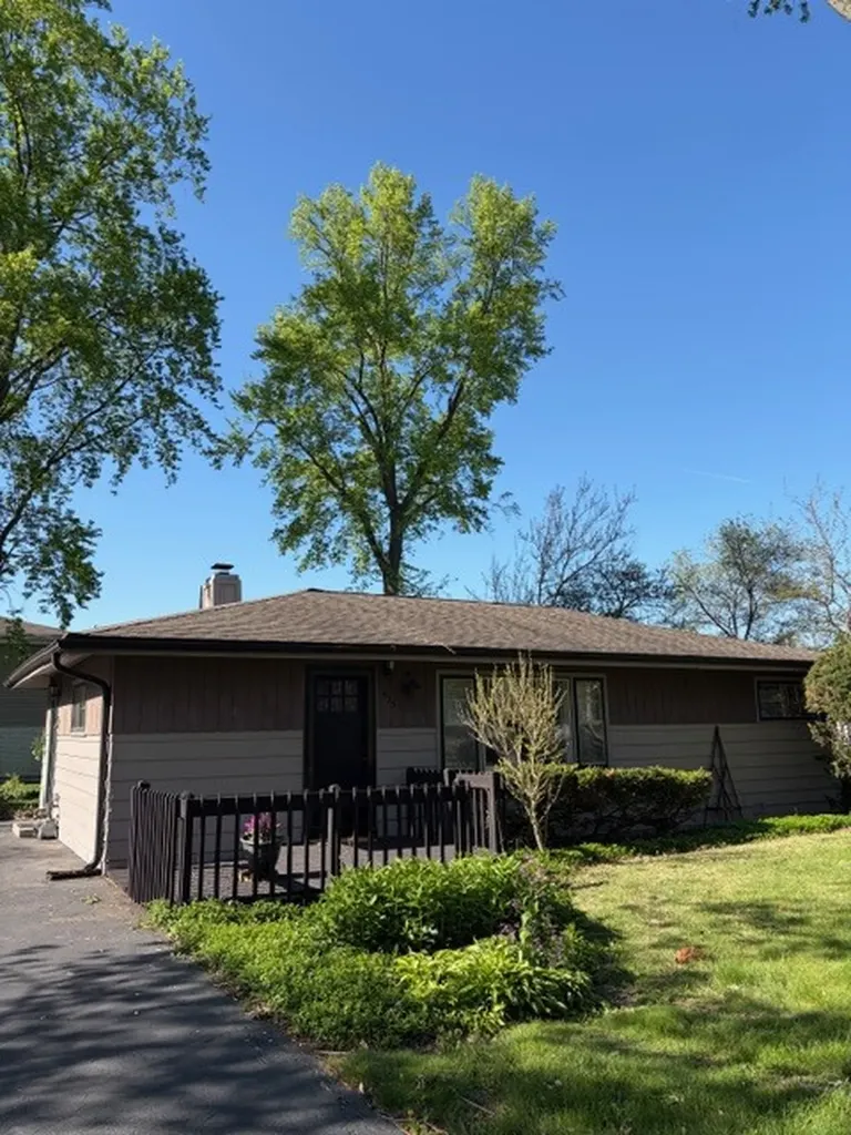 635 East Sunset Avenue Lombard IL 60148
