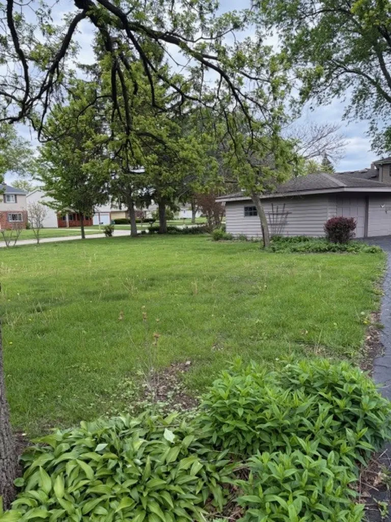 635 East Sunset Avenue Lombard IL 60148