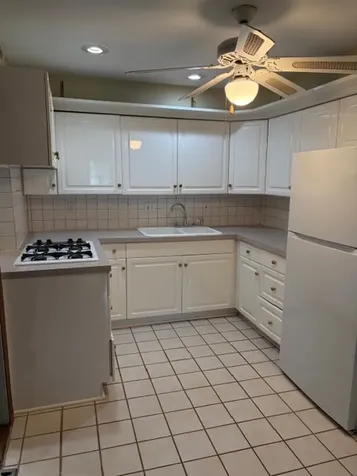 635 East Sunset Avenue Lombard IL 60148