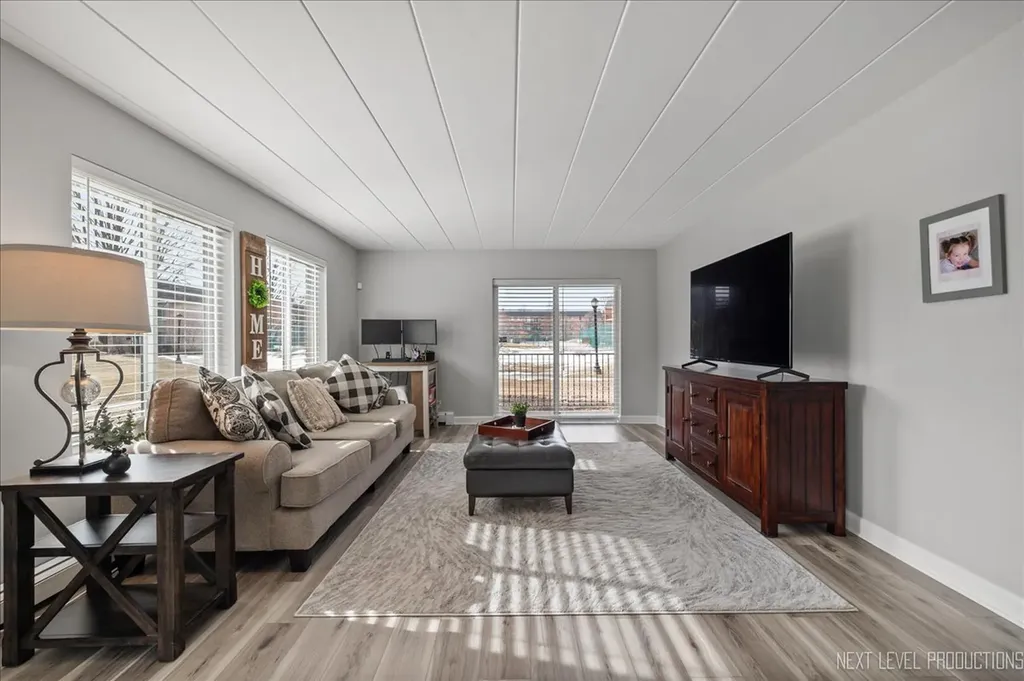 1052 North Mill Street Naperville IL 60563