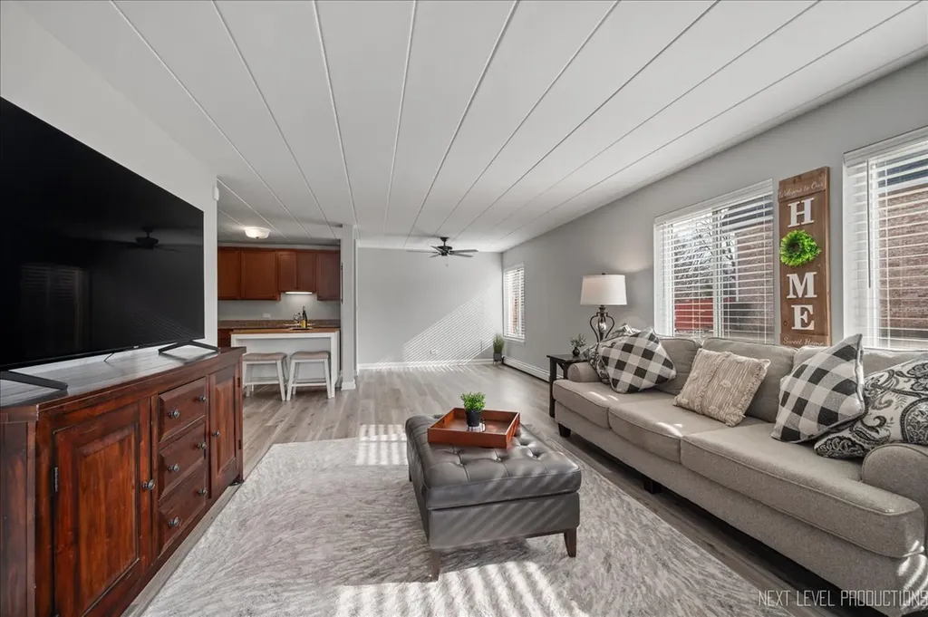 1052 North Mill Street Naperville IL 60563
