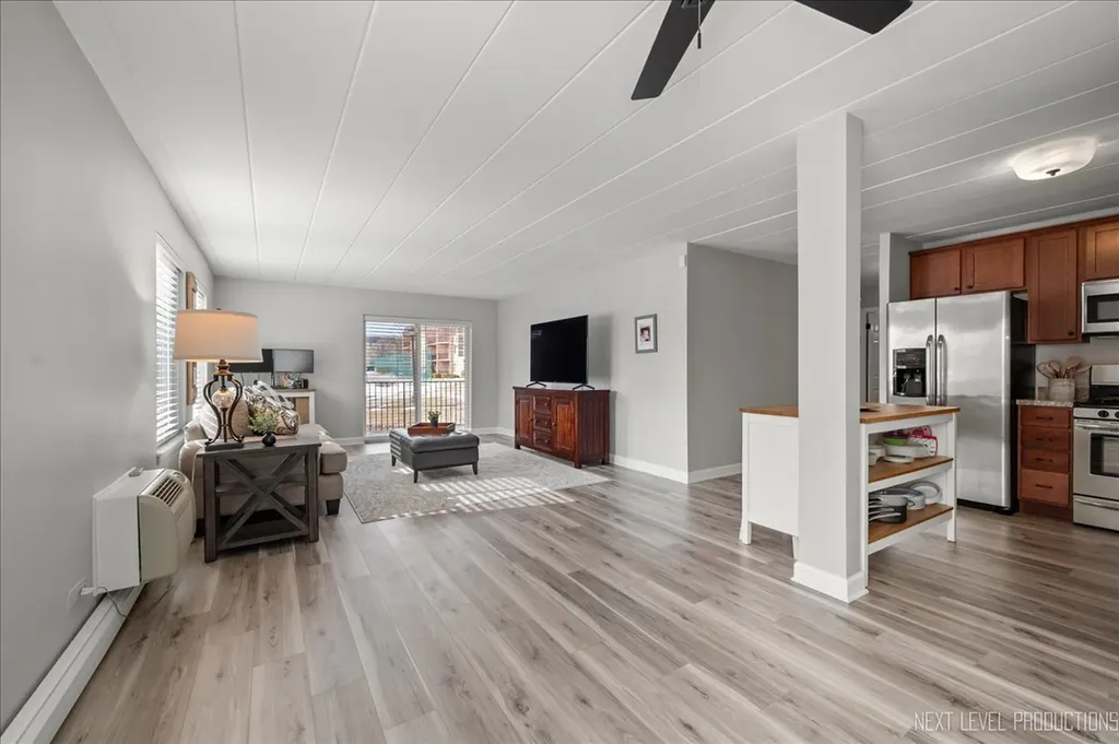 1052 North Mill Street Naperville IL 60563