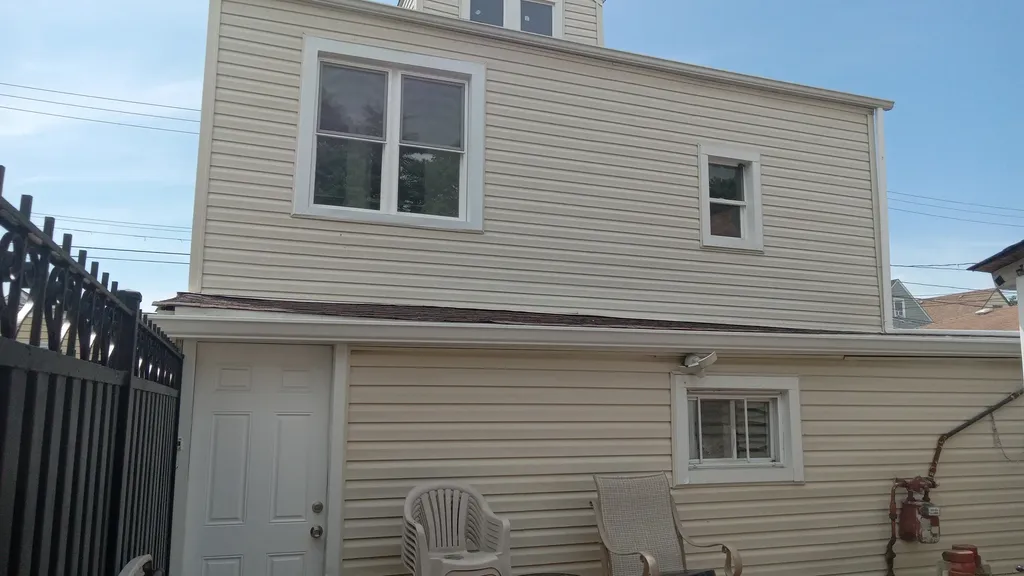 5142 South Campbell Avenue Chicago IL 60632